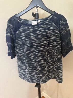 Anthropologie Postage Stamp Shirt Navy Blue White 3/4 Lace Sleeves size Medium